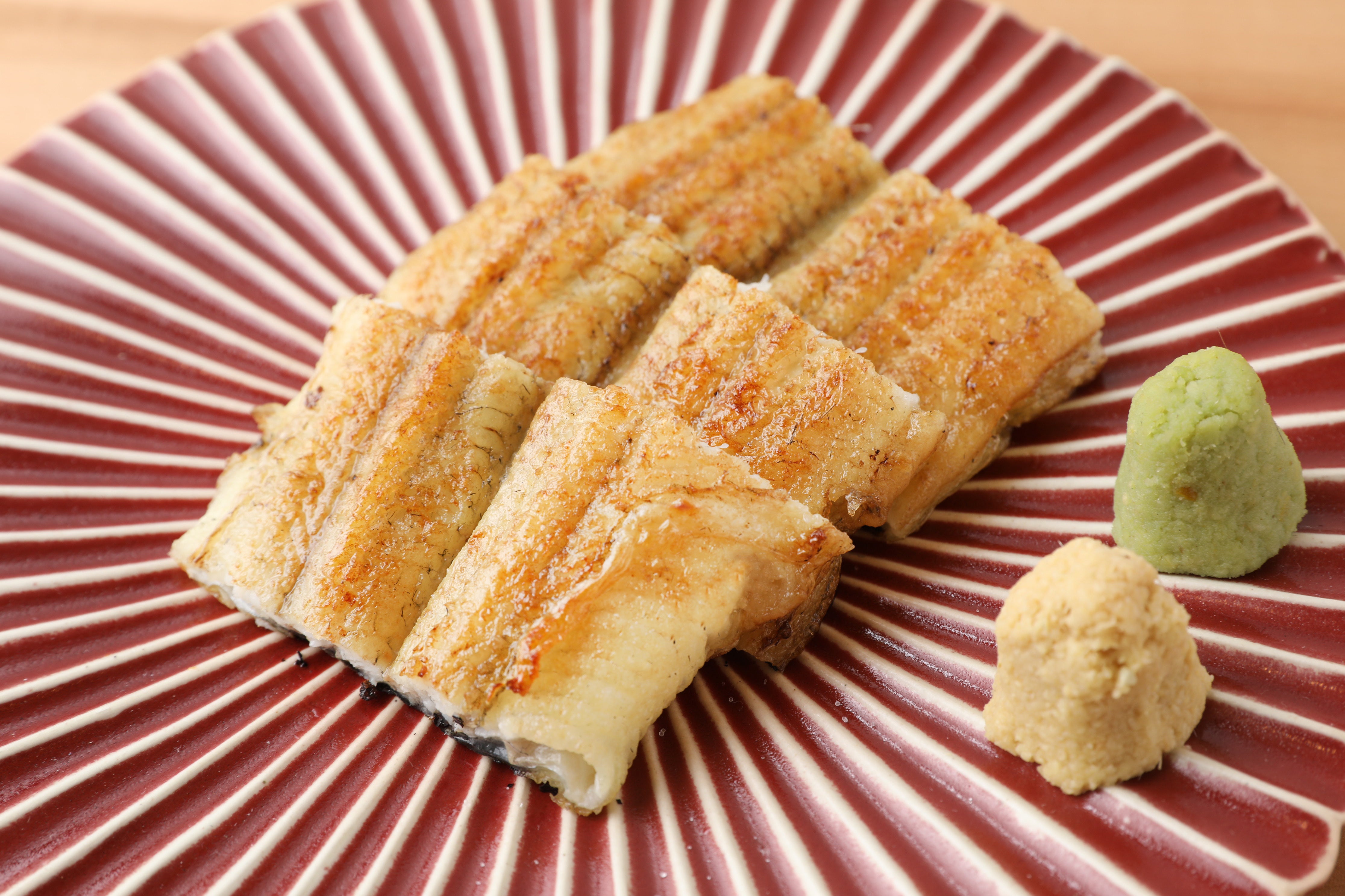 名物 一本うなぎ 白焼き 4本セット【うなぎギフト用化粧箱】｜うなぎ四