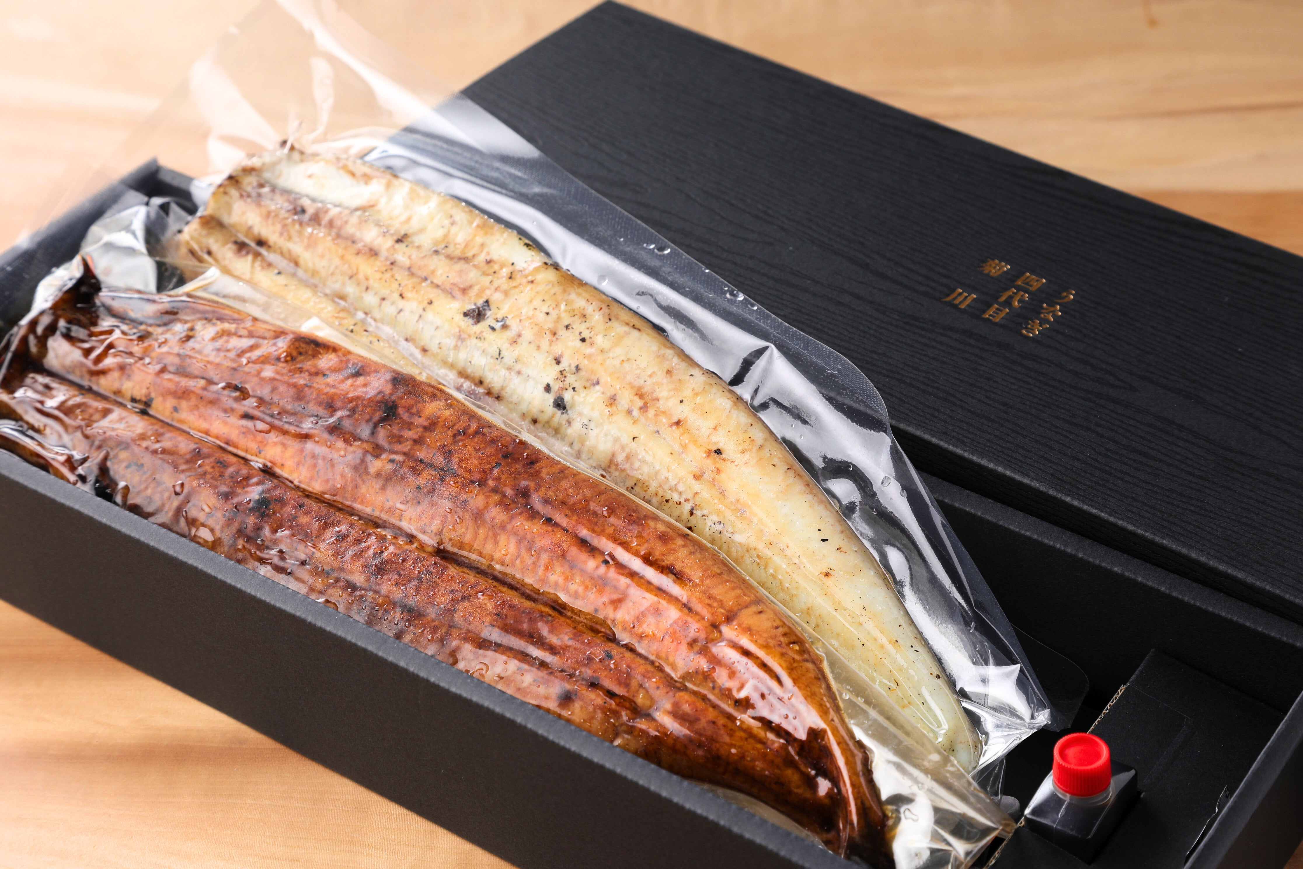 名物 一本うなぎ 紅白セット【うなぎギフト用化粧箱】｜うなぎ四代目